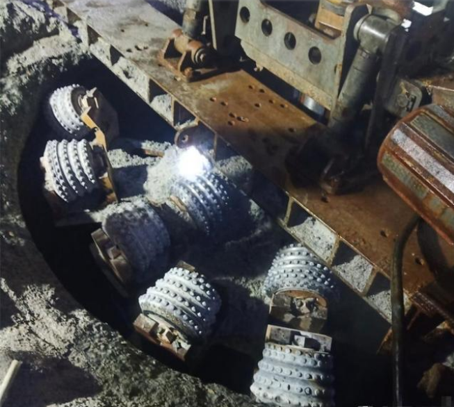 反井鉆機(jī)施工直徑，天井鉆機(jī)施工深度，金礦斜井天井鉆機(jī)施工方案